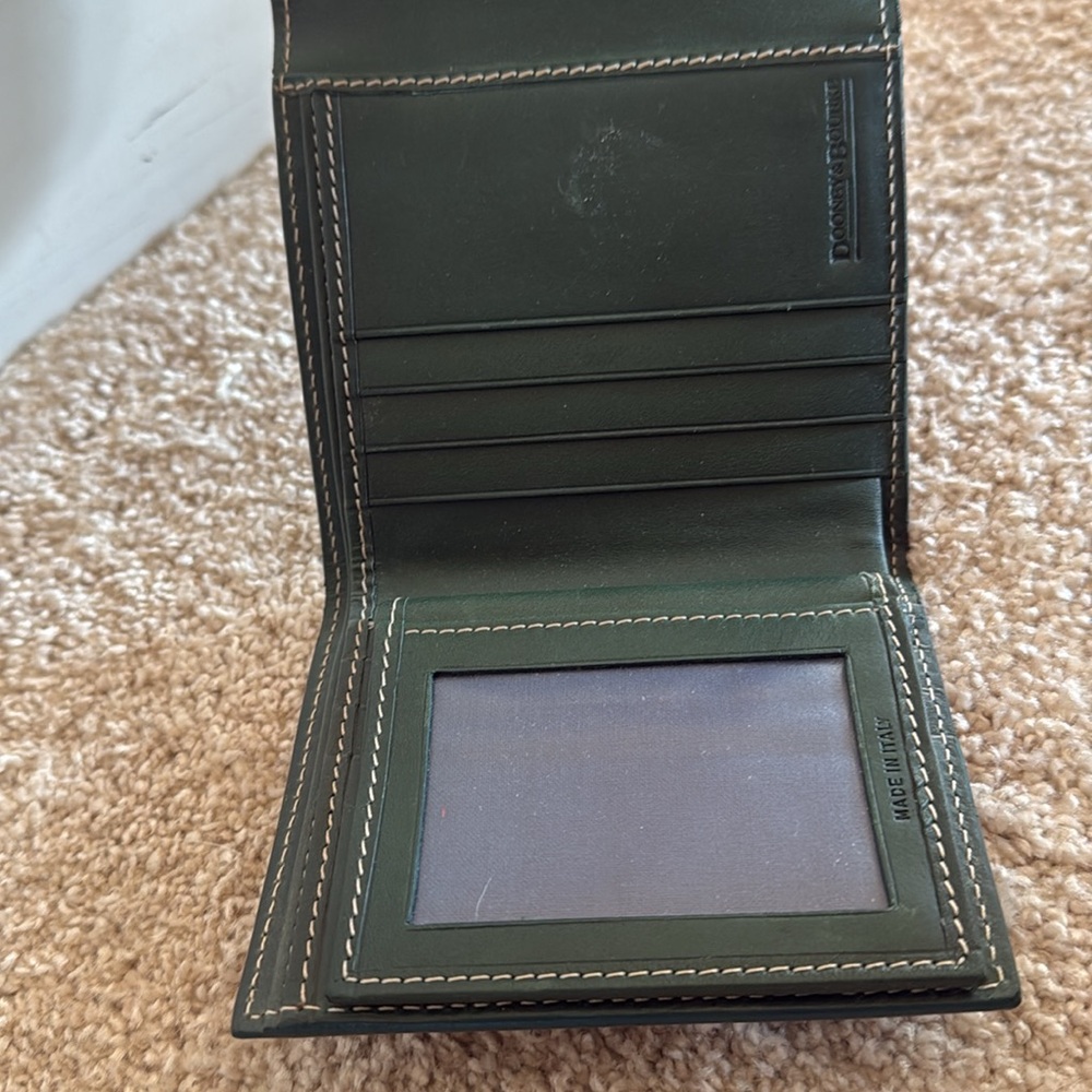 Beautiful Dooney Bourke Forest Green Wallet - Picture 2 of 5